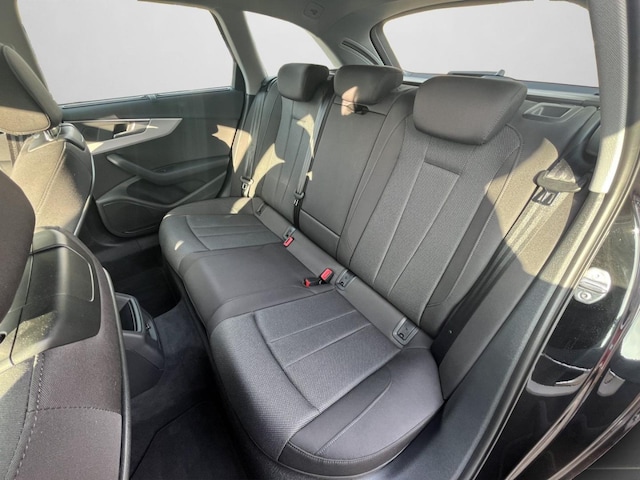 Audi A4 40 TFSI Avant S-Tronic