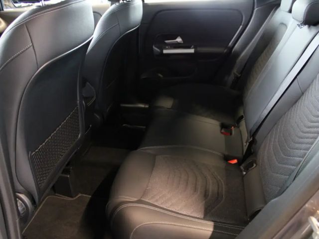 Mercedes-Benz GLA 200 Progressive