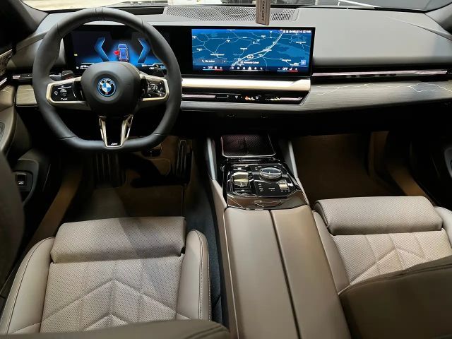 BMW 530 530e M-Sport Touring xDrive