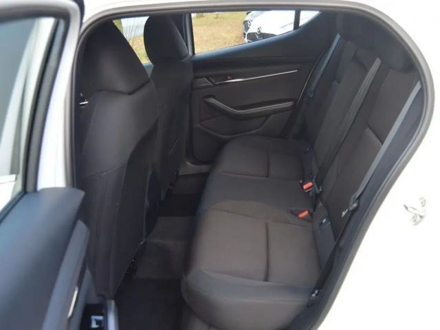 Mazda 3 Benzin 140PS 6GS Centre-Line Navi PDC SHZ