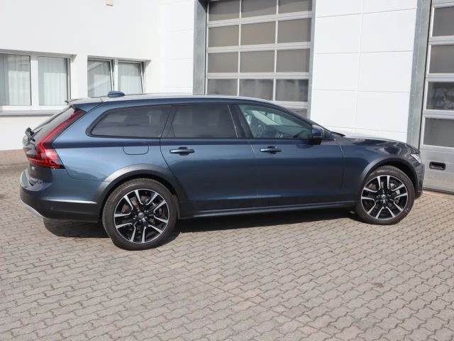 Volvo V90 Cross Country AWD Plus
