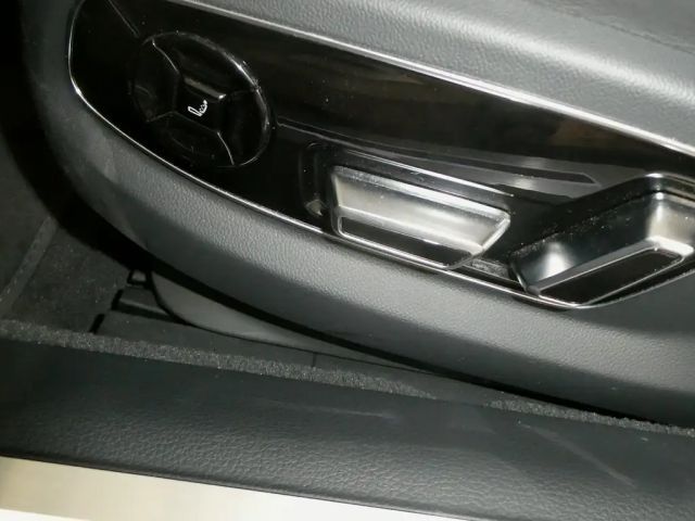 Audi A8 60 TFSI Hybride Lang Quattro