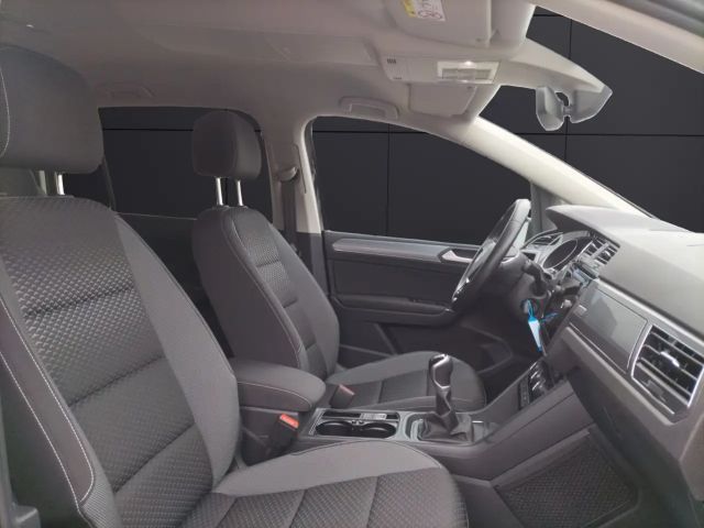 Volkswagen Touran TSI Active STH LED Navi ACC Park-Assist SH