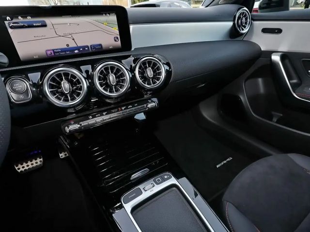 Mercedes-Benz A 200 AMG Line