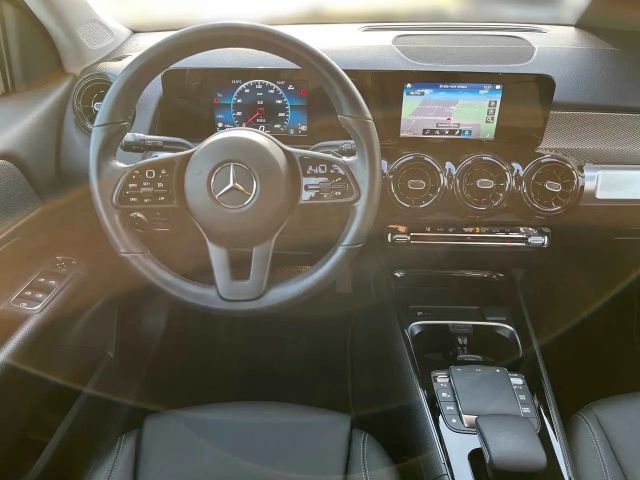 Mercedes-Benz GLB 200 4MATIC GLB 200 d