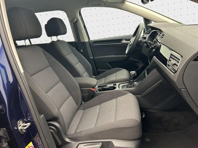 Volkswagen Touran 1.5 TSI DSG IQ.Drive R-Line