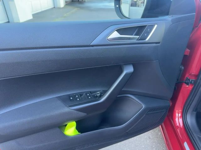 Volkswagen Taigo 1.0 TSI DSG R-Line