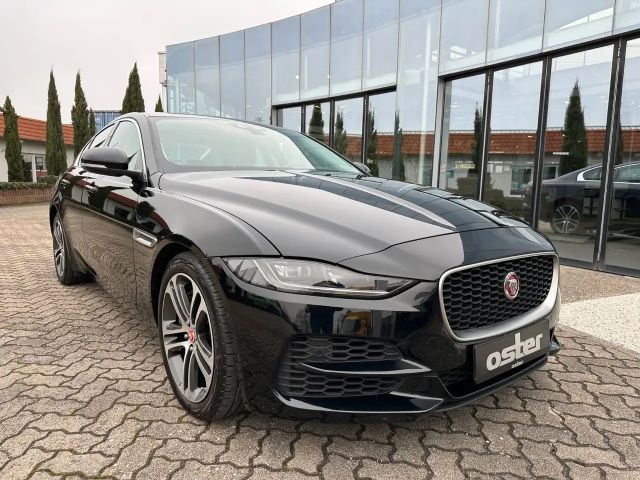 Jaguar XE P250 S