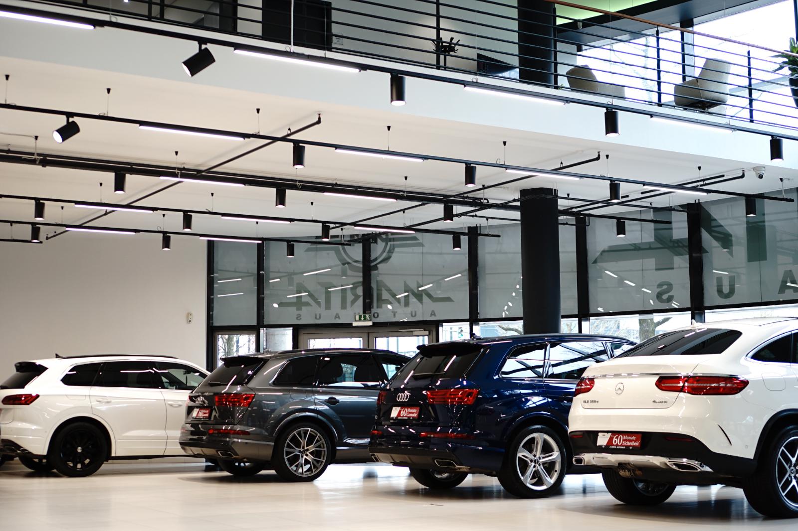 Mercedes-Benz CLA 200 AMG Line Sedan