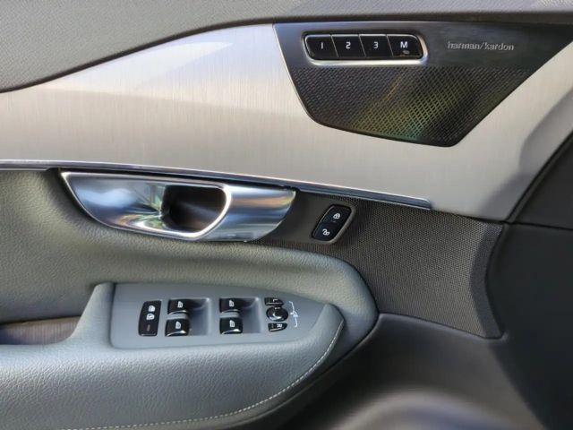 Volvo XC90 R-Design Recharge T8