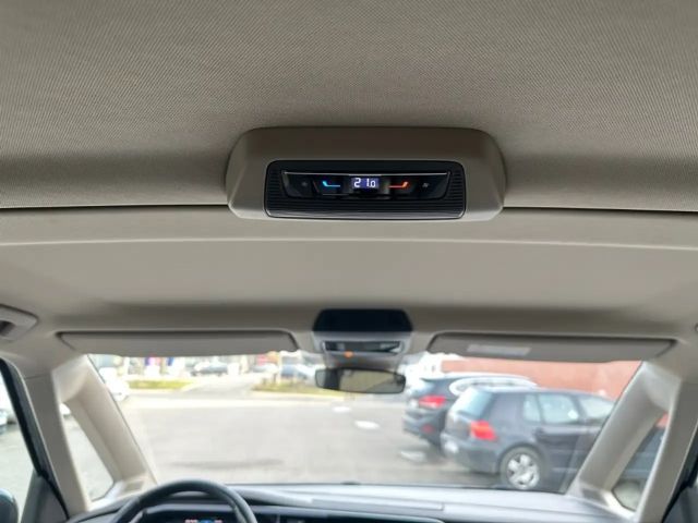 Volkswagen Multivan Life T7