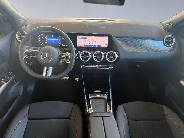 Mercedes-Benz GLA 200 AMG Line