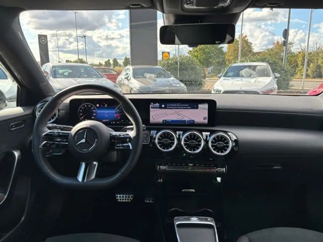 Mercedes-Benz A 220 4MATIC AMG Line