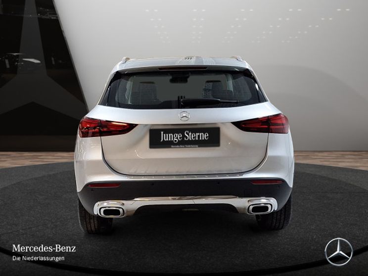Mercedes-Benz GLA 180 Progressive