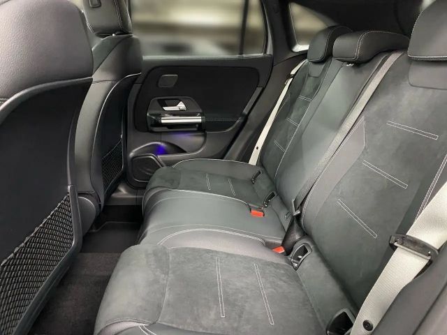 Mercedes-Benz GLA 200 AMG Line