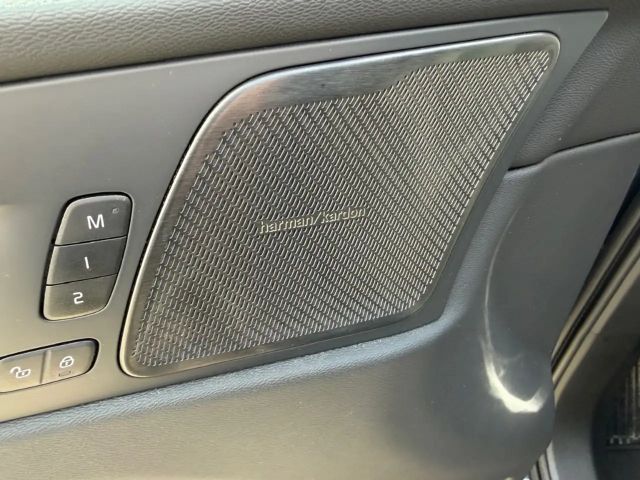 Volvo XC60 Dark Plus