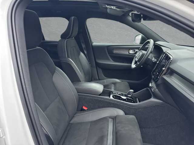 Volvo XC40 R-Design Recharge T5