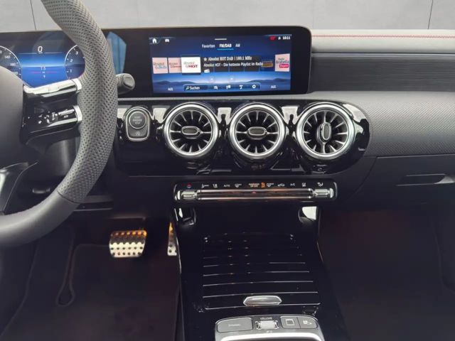 Mercedes-Benz CLA 200 CLA