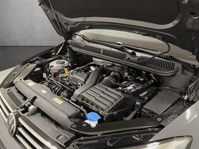 Volkswagen Touran 1.5 TSI DSG R-Line