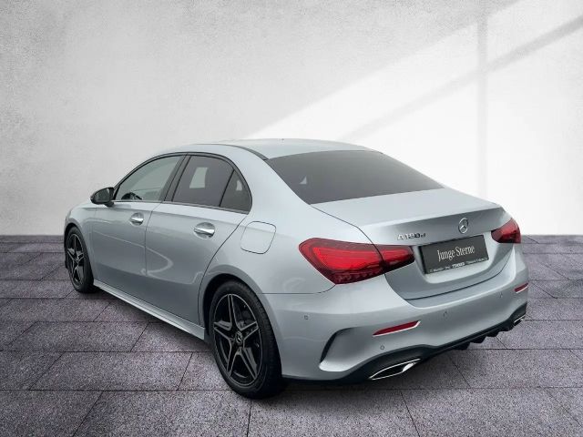 Mercedes-Benz A 180 A 180 d AMG Line