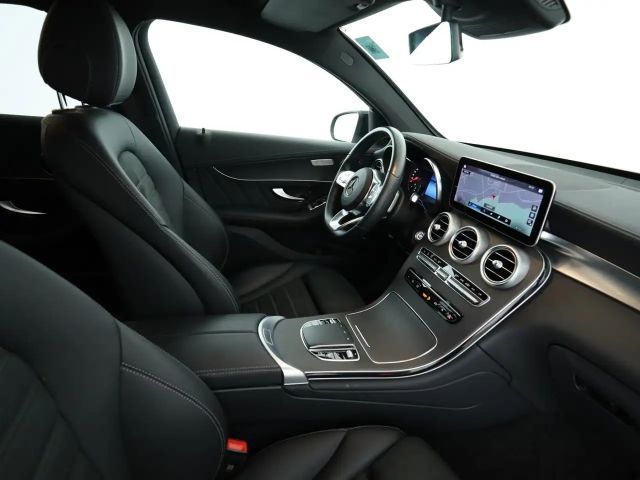 Mercedes-Benz GLC 300 4MATIC AMG Line Coupé
