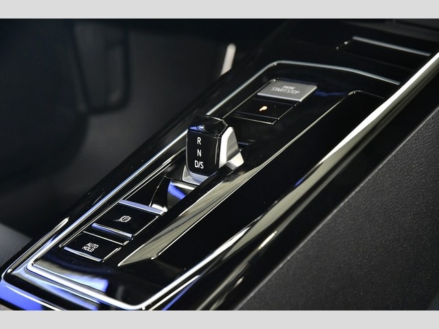 Volkswagen Golf 2.0 TSI DSG Golf VIII