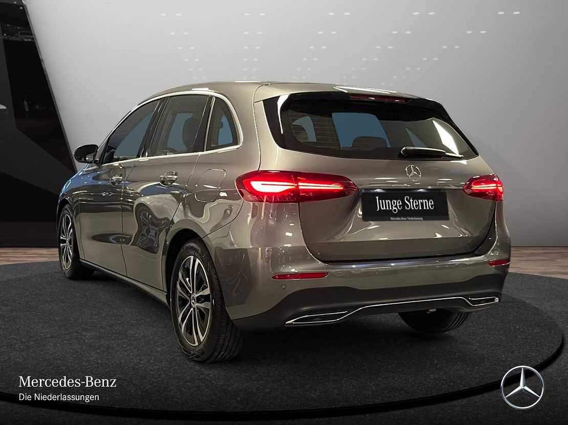 Mercedes-Benz B 200 Sedan