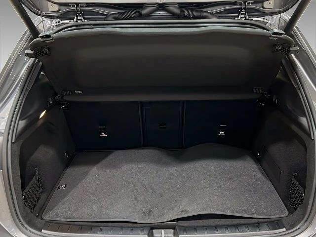 Mercedes-Benz GLA 200 MBUX+LED+EASY-PACK+Kamera+AHK