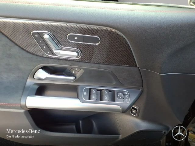 Mercedes-Benz B 180 AMG Line Sedan