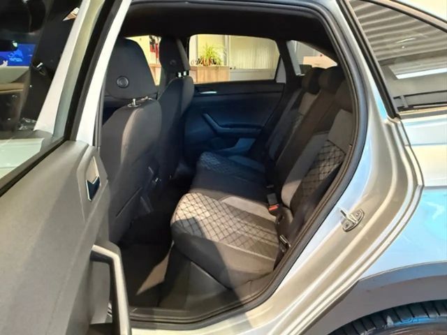 Volkswagen Taigo 1.0 TSI DSG R-Line