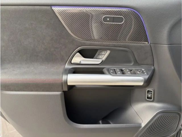 Mercedes-Benz GLA 180 AMG Line