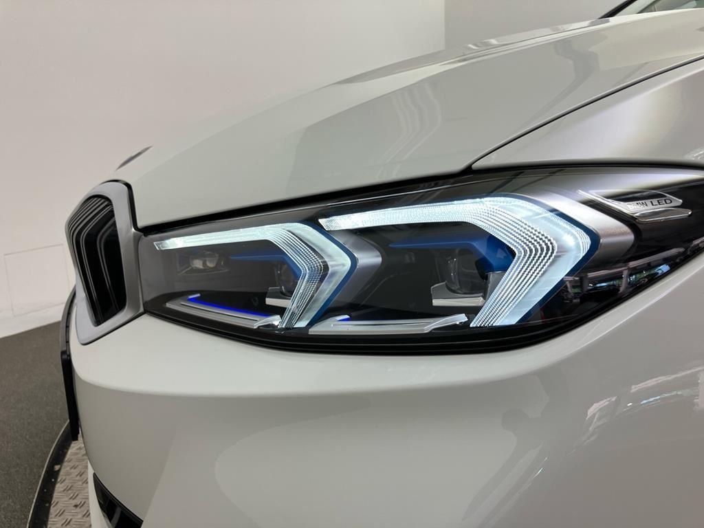 BMW 320 320i Sedan xDrive