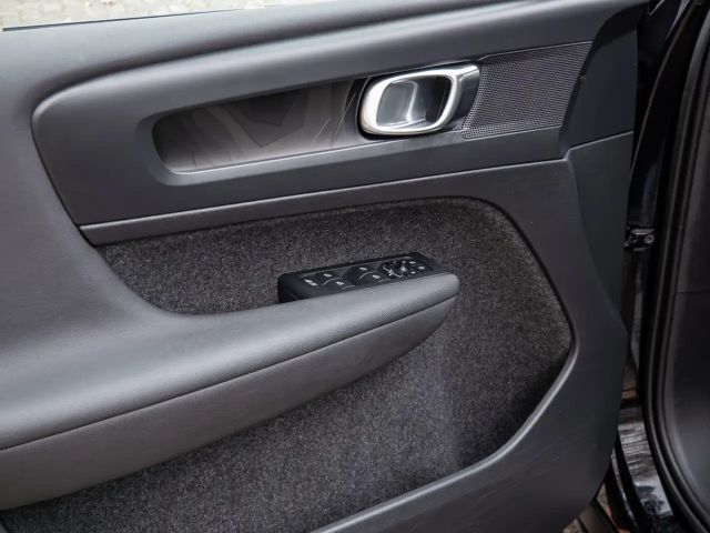 Volvo XC40 AWD Plus Recharge Twin Engine