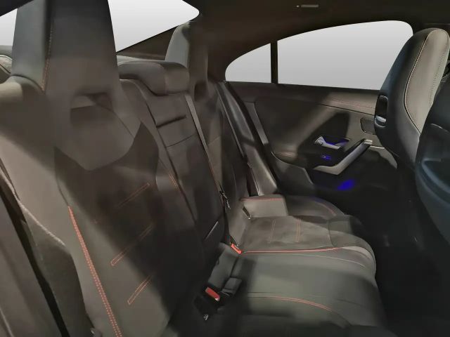 Mercedes-Benz CLA 200 AMG Line Coupé Premium