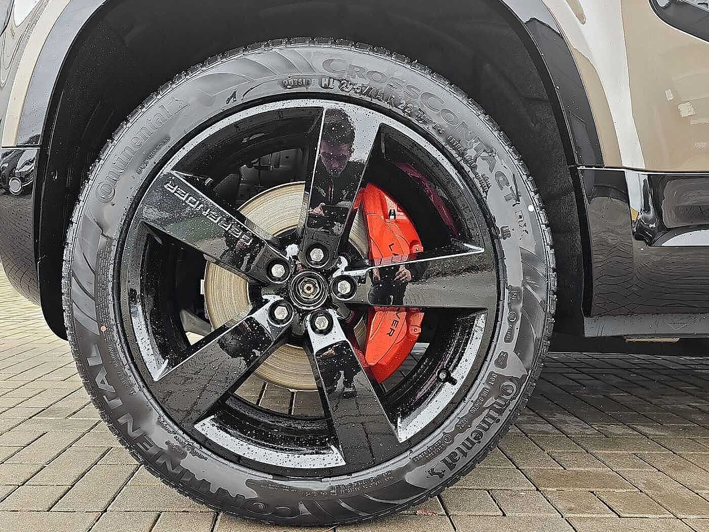 Land Rover Defender 110