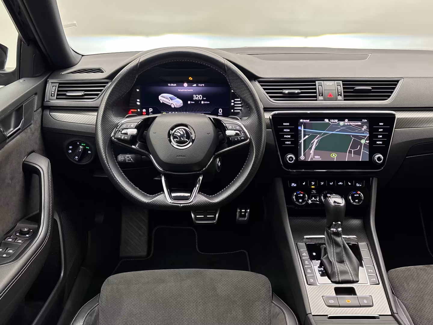 Skoda Superb 1.4 TSI Combi Sportline iV