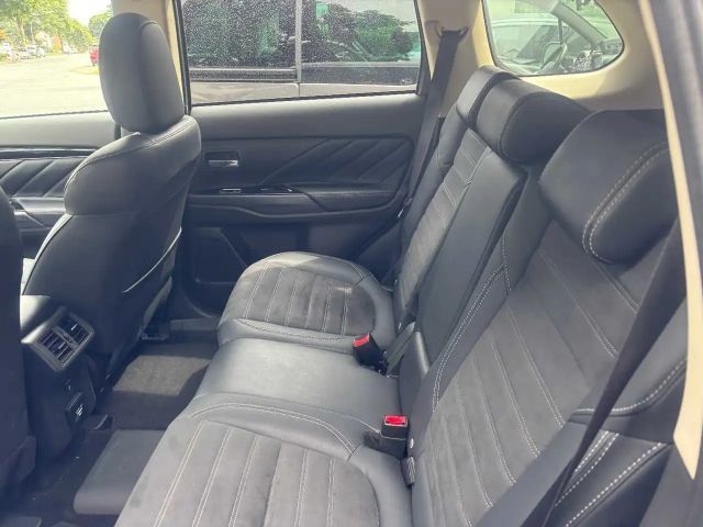 Mitsubishi Outlander 4WD PHEV