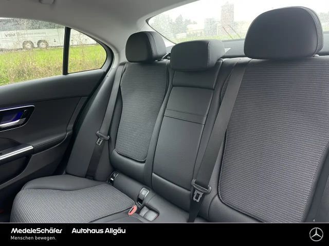 Mercedes-Benz C 180 AVANTGARDE Sedan