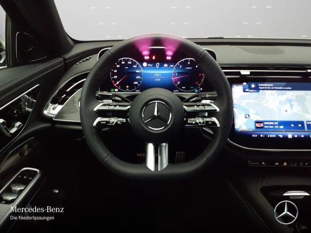 Mercedes-Benz E 220 AMG Line E 220 d Sedan