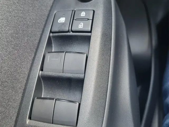 Mazda 2 Hybrid Centre Line