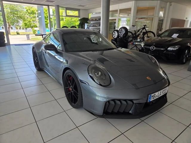 Porsche 911 992 Carrera Coupé GTS