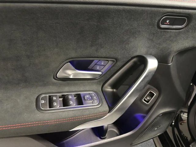 Mercedes-Benz CLA 200 AMG Line Coupé