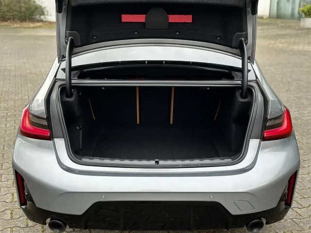 BMW 320 320i M-Sport Sedan