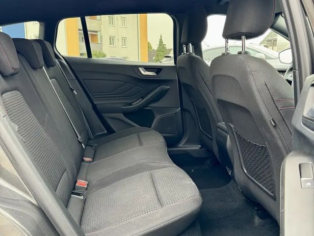 Ford Focus EcoBoost ST Line