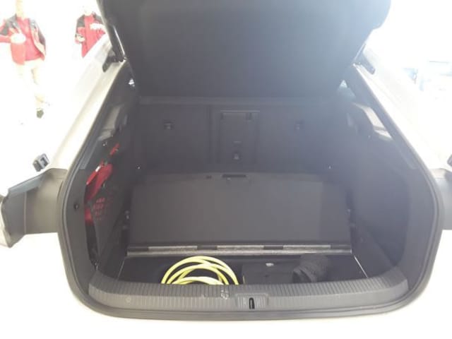 Volkswagen ID.7 286PS NP.77T ACC.5J-G.WÄRMEPUMPE.AHK.AREA-VIEW.NAVI.HARMAN.HUD.LED