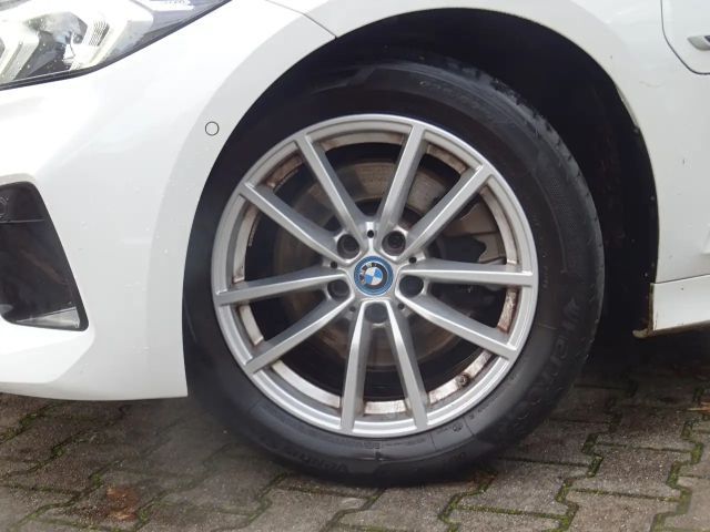 BMW 320 320e Touring