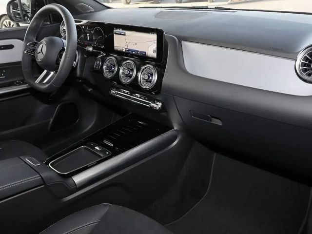 Mercedes-Benz GLA 200 AMG Line