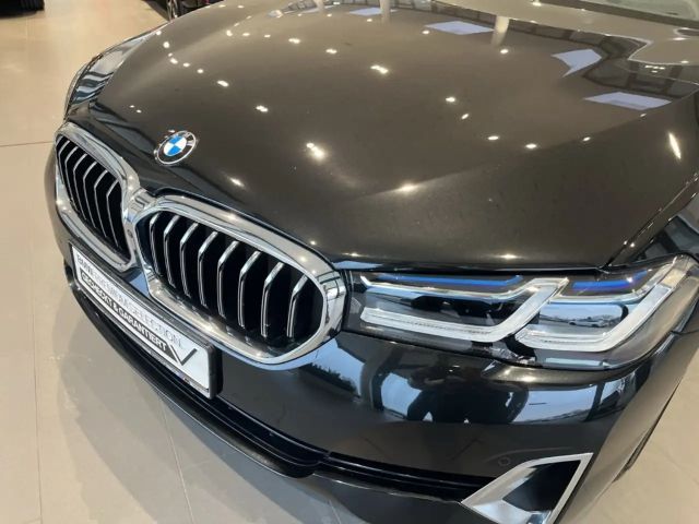 BMW 530 530d Luxury Line Touring xDrive