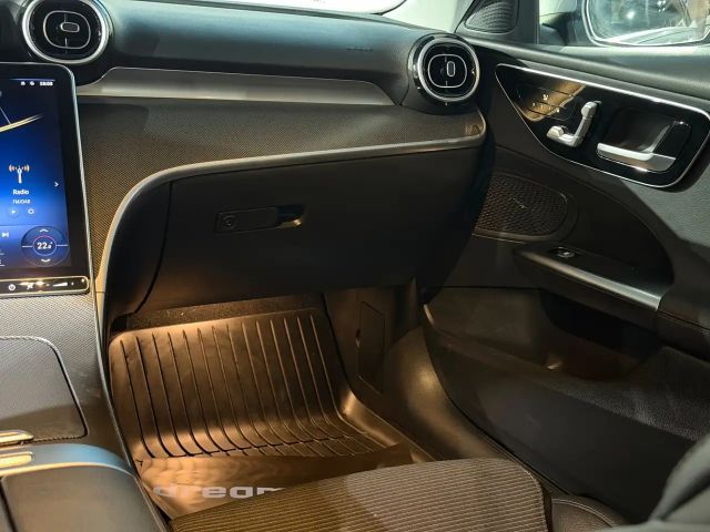 Mercedes-Benz C 200 AVANTGARDE C 200 d Sedan