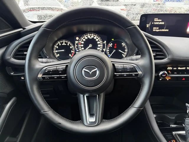 Mazda 3 Exclusive-line